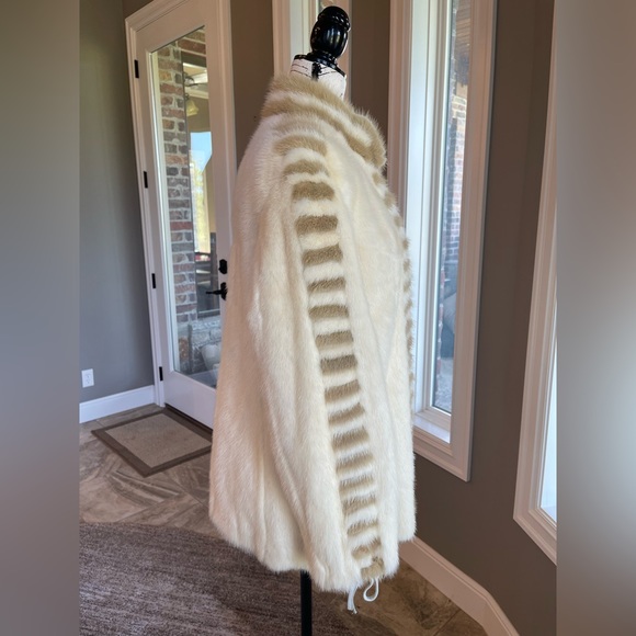 SOLD - Picture 4 of 9